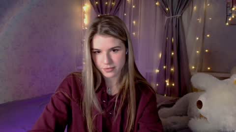 Monica online show from December 11, 9:45 pm