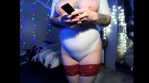 Snapshot of monica_lily chatting on February 4, 8:38 pm Monica online show from February 4, 8:38 pm