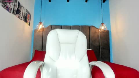 monica_robles11 online show from June 9, 3:17 am