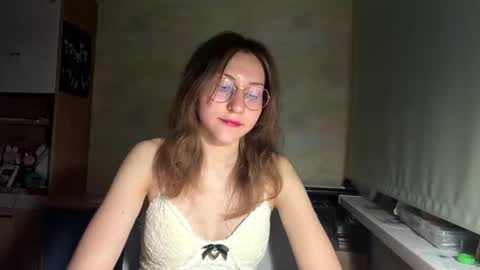 Mia online show from June 9, 6:29 pm