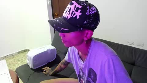 monkeyd_66 online show from January 9, 10:41 am