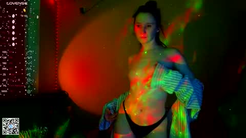 Lola online show from March 5, 5:50 pm