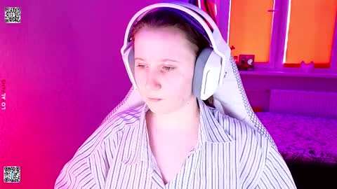 Lola online show from April 29, 1:38 pm