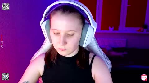 Lola online show from March 25, 5:31 pm