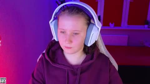 Lola online show from October 24, 3:57 pm