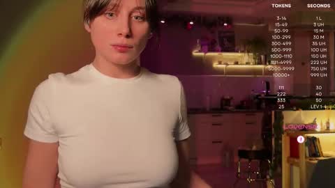 Luna  online show from November 25, 3:44 pm