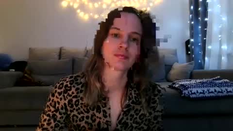 moon_lilithx online show from December 8, 5:11 pm