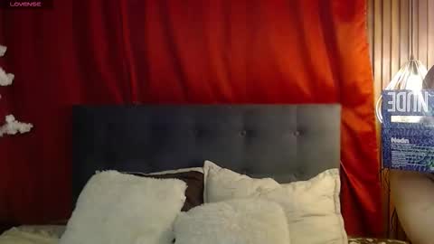 MOON AND ZUKO online show from February 24, 2:25 am