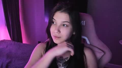 moonlina0_ online show from February 20, 5:15 pm