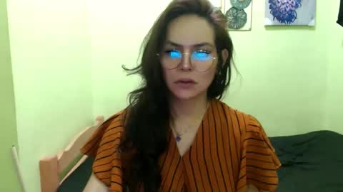 Moonlit Tala online show from May 26, 6:08 am