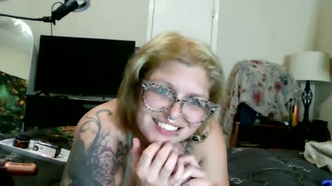 moonpulseraven online show from June 23, 6:32 am