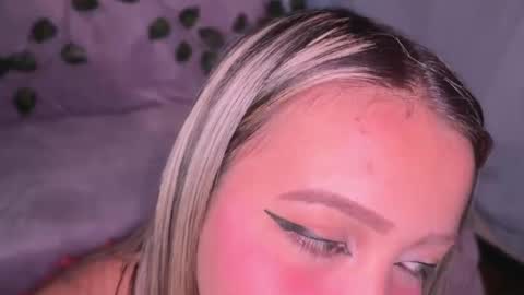 moonxxvelvet online show from March 1, 12:48 am