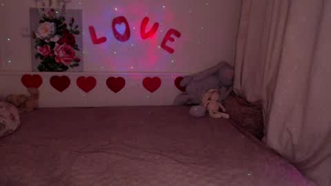 moore_alice online show from April 15, 7:58 pm