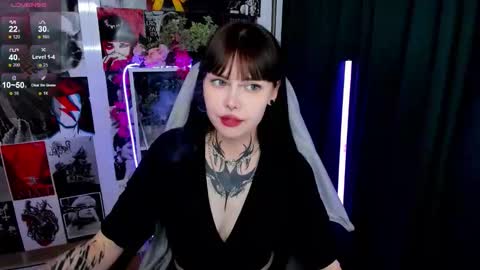 Snapshot of morana_batt chatting on October 6, 1:45 am Morana online show from October 6, 1:45 am
