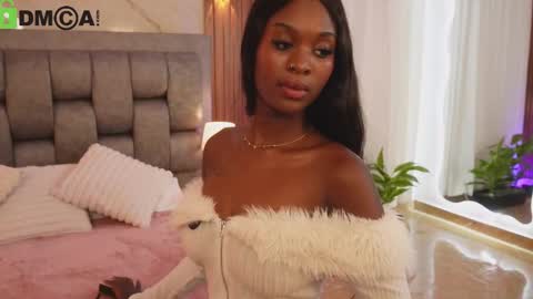 more hott online show from February 13, 7:39 pm