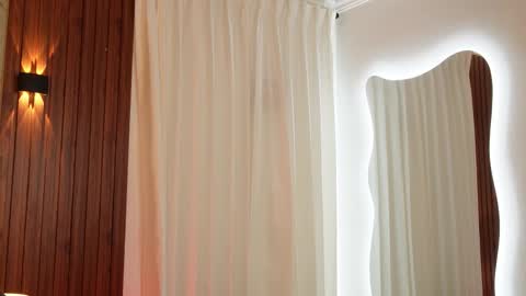 more hott online show from February 28, 7:51 pm