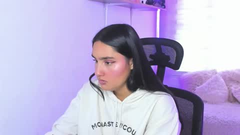 morena_rodriguez_9 online show from December 15, 7:32 pm