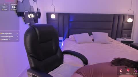 Morgan Hicks online show from November 12, 8:11 pm