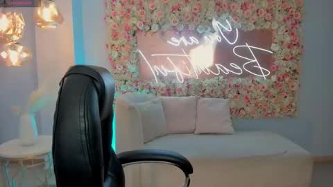 Morgan Hicks online show from February 11, 7:18 pm