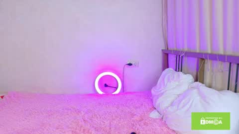 Emilia online show from February 20, 3:50 am