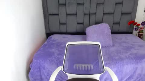 santii online show from February 5, 5:33 am