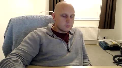 Snapshot of mr_baldy chatting on October 11, 12:04 am Mr Baldy Likes to Chat online show from October 11, 12:04 am