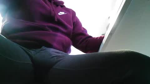 mr_facial_101 online show from December 6, 10:46 pm