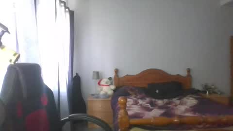 Snapshot of mr_i_ chatting on September 29, 9:41 am mr_i_ online show from September 29, 9:41 am