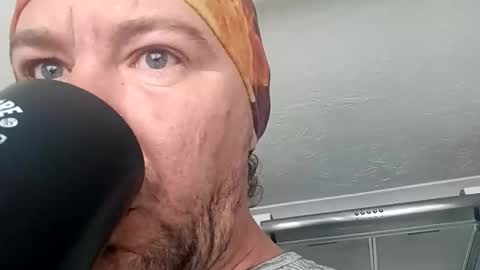 Snapshot of mr_i_ chatting on September 12, 8:05 am mr_i_ online show from September 12, 8:05 am