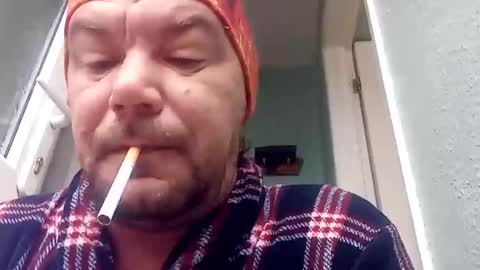 Snapshot of mr_i_ chatting on October 16, 7:30 am mr_i_ online show from October 16, 7:30 am