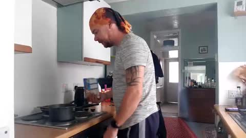 Snapshot of mr_i_ chatting on October 19, 11:15 am mr_i_ online show from October 19, 11:15 am