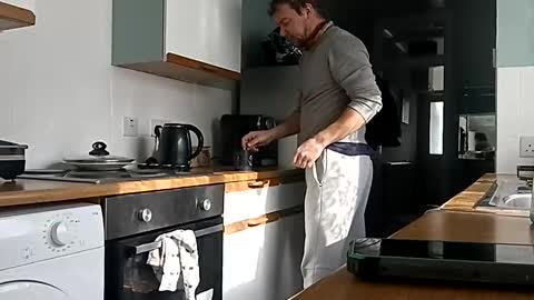 Snapshot of mr_i_ chatting on February 18, 11:44 am mr_i_ online show from February 18, 11:44 am