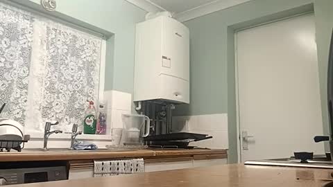 Snapshot of mr_i_ chatting on September 28, 5:49 am mr_i_ online show from September 28, 5:49 am