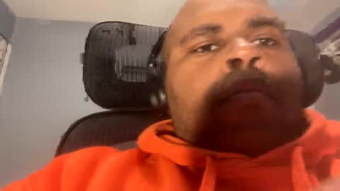 Snapshot of mr_irvin chatting on December 22, 11:11 am mr_irvin online show from December 22, 11:11 am