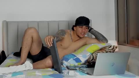 mr_maximo online show from March 11, 4:48 am