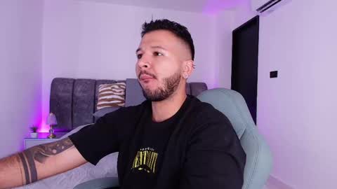 MIKEE online show from November 19, 3:06 am