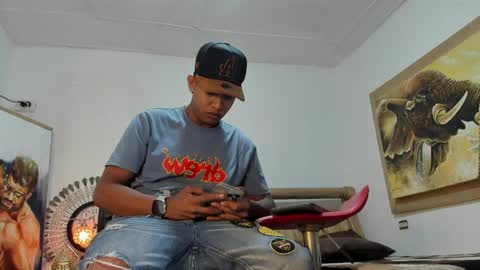 mr_stiven_ online show from April 2, 6:21 am