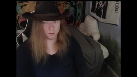 Snapshot of mr_strawberry chatting on October 13, 7:27 pm mr_strawberry online show from October 13, 7:27 pm