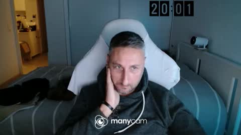 mrdr0o0o online show from November 20, 7:00 pm