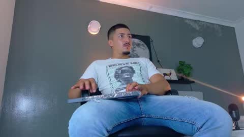 Mr Fox online show from November 1, 8:30 pm