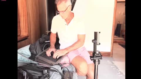 Snapshot of mrfuntime4you chatting on September 25, 7:32 pm MrFunTimeforYou online show from September 25, 7:32 pm