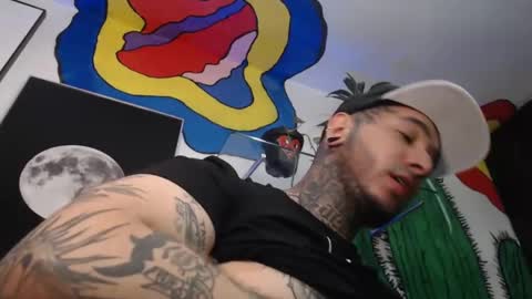 Snapshot of mrmanny__ chatting on February 16, 8:11 pm mrmanny__ online show from February 16, 8:11 pm