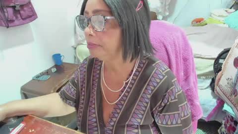 mrs_mommy online show from April 14, 7:17 pm
