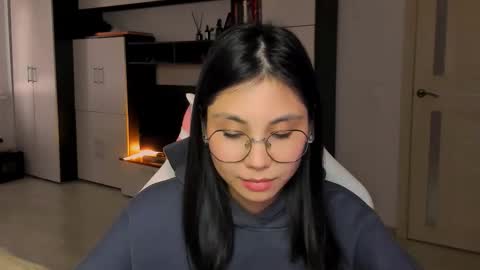 ms_emily_ online show from September 13, 2:19 pm