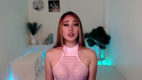 Snapshot of ms_lhaydeebunny chatting on September 18, 4:05 am Evon online show from September 18, 4:05 am