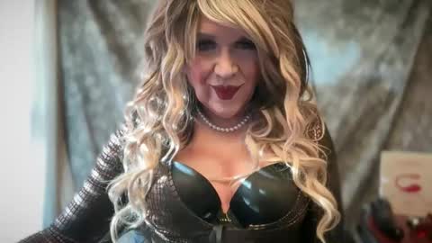 mskarentoy online show from April 13, 9:19 pm