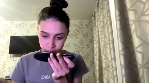 Tia online show from February 5, 7:01 am