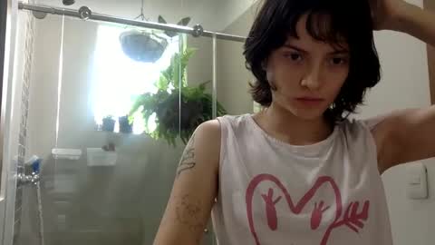 Snapshot of munchi_ chatting on February 13, 3:24 pm   online show from February 13, 3:24 pm