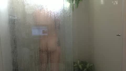 Snapshot of munchi_ chatting on January 16, 10:23 pm   online show from January 16, 10:23 pm