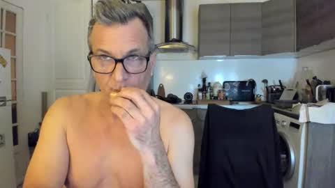 LOVELY JULIA  Peter DAY online show from December 3, 4:51 pm